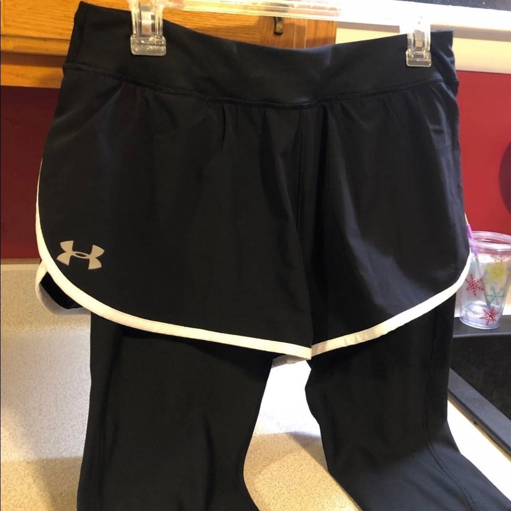 UNDER ARMOUR CAPRI LEGGINGS